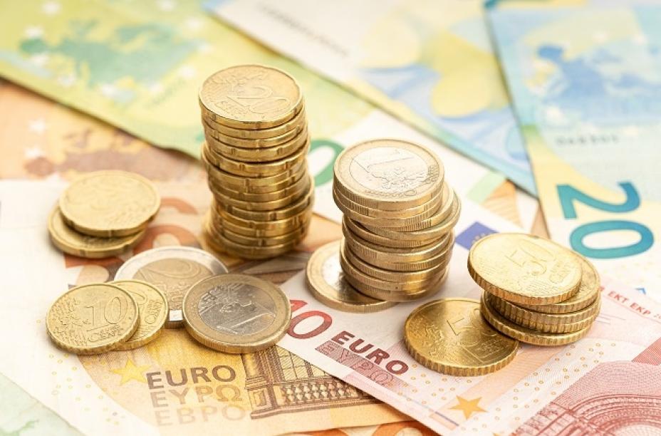 Αύξηση του κατώτατου μισθού στα 830 ευρώ από 1η Απριλίου 2024