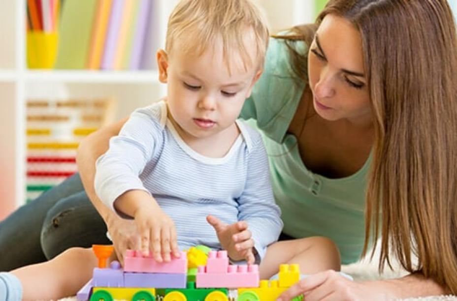 Νταντάδες της γειτονιάς: Έως 500€ για την φύλαξη των παιδιών - Ανοίγει η πλατφόρμα